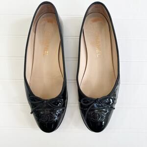 CHANEL Black Patent Leather Flats